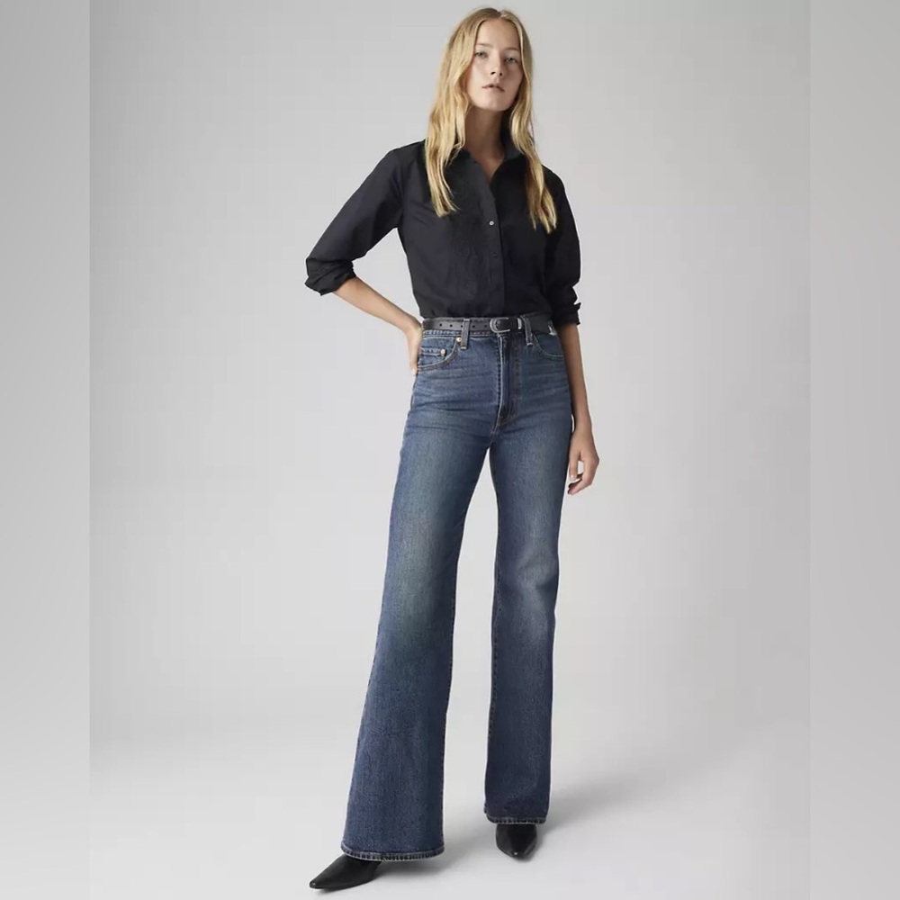 Levi's Ribcage Bellbottom Jeans in Dark Blue Wash